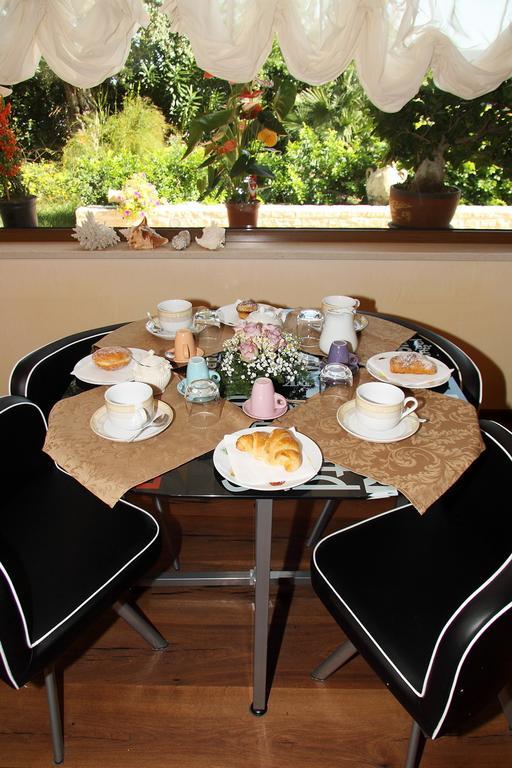 B&B Villa Il Sughero Монополі Екстер'єр фото