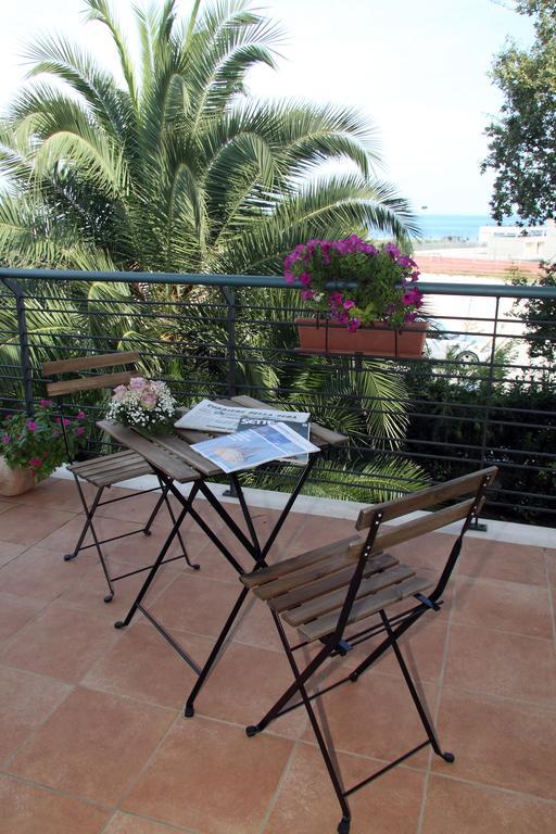 B&B Villa Il Sughero Монополі Номер фото
