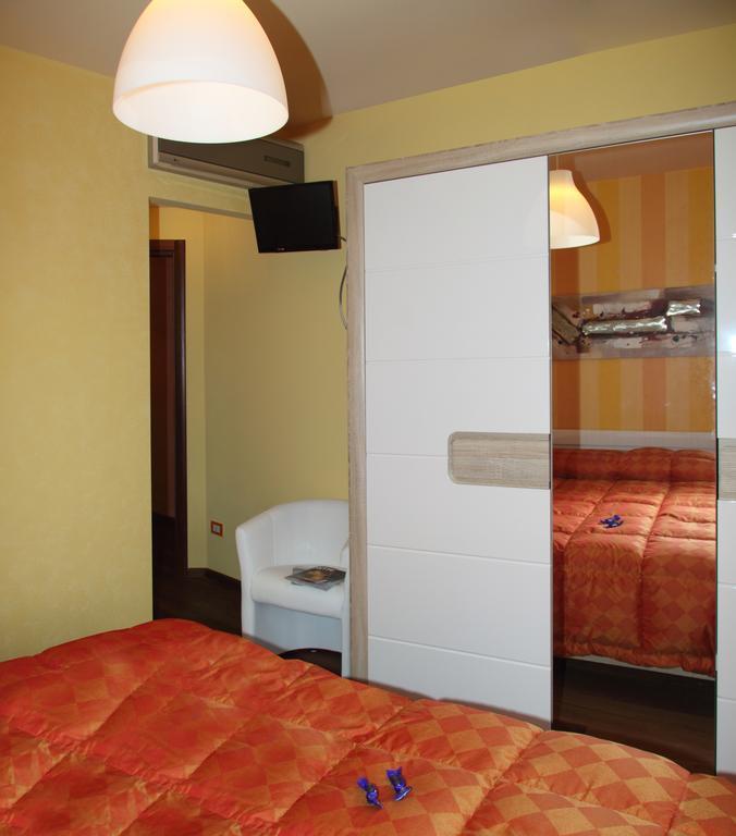 B&B Villa Il Sughero Монополі Номер фото